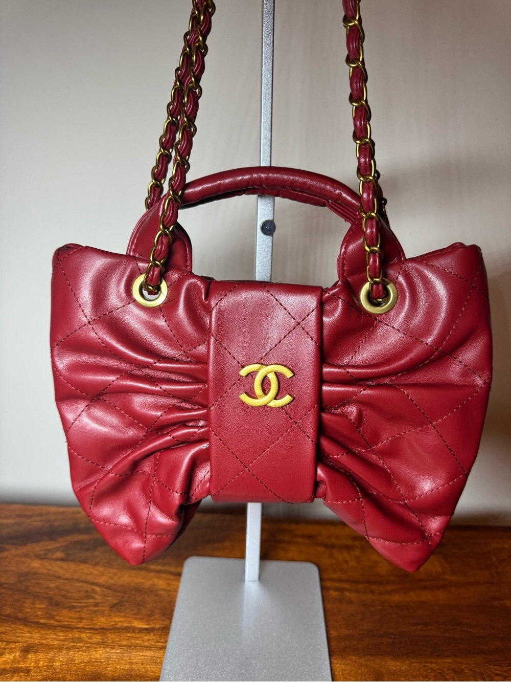 Bow-Detail Shoulder Bag. No Brand.